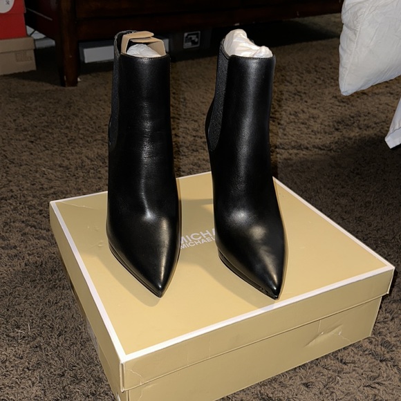 Michael Michael Kors Brielle Bootie Black NIB size 9 - Picture 2 of 6